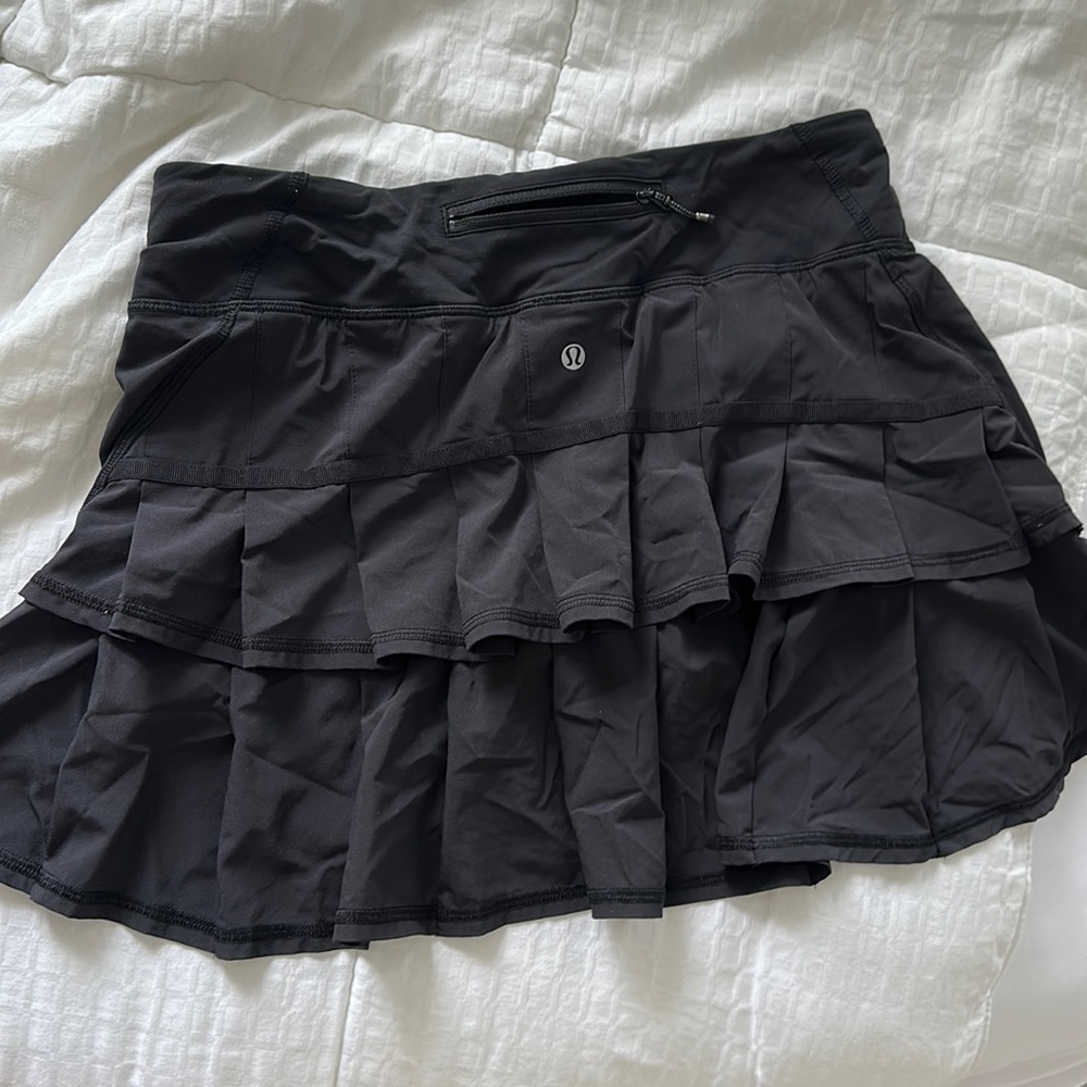 Black lulu skirt! Barely worn, no tags.